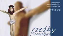 Figura Jezusa prezentująca wystawę rzeźb 