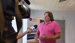 Profesor Andrzej Pydyn w rozmowie z dziennikarzami